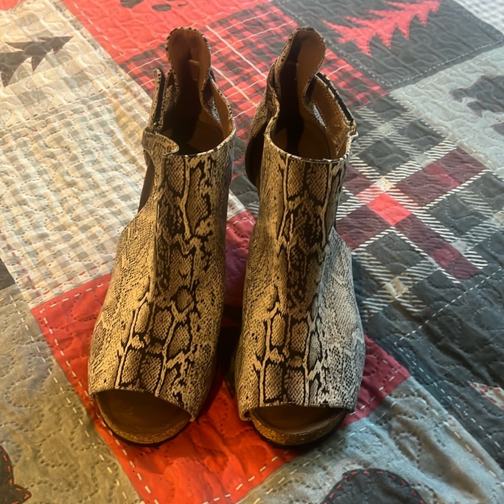 Snake print wedge sandals